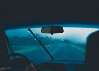 5 Common Driving Mistakes That Can Damage Your Car